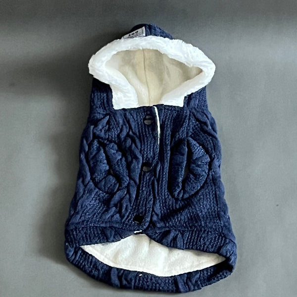 SUDADERA TEJIDA CON CAPUCHA , EN COLOR AZUL MARINO, FORRADA EN TELA POLAR, ES SIN MANGA, MUY CALIENTITA IDEAL PARA PERRO Y GATO. COMODA Y ELEGANTE.