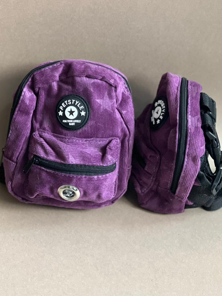 mochila para perro de varios colores para que cargue sus premios y bolsitas. Es liviana por lo que no le pesa. DOS TAMAÑOS