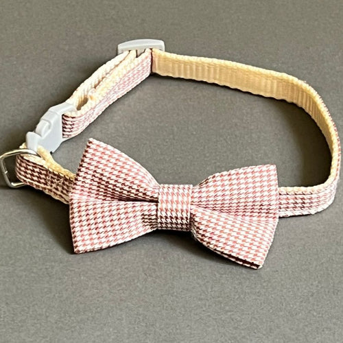 collar, pajarita o moñito para el cuello hecho de algodòn en color rosa. para razas pequeñas a medianas.