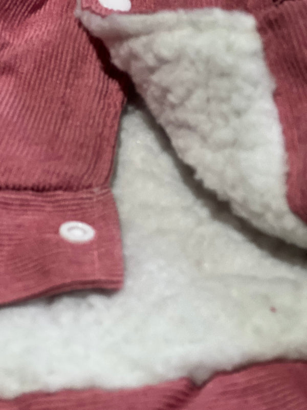 CHAQUETA PARA PERRO DE PANA FORRADA POR DENTRO, ES CALIENTITA, CON UN CORTE MODERNO. IDEAL PARA OTOÑO INVIERNO. CLIMAS FRIOS.