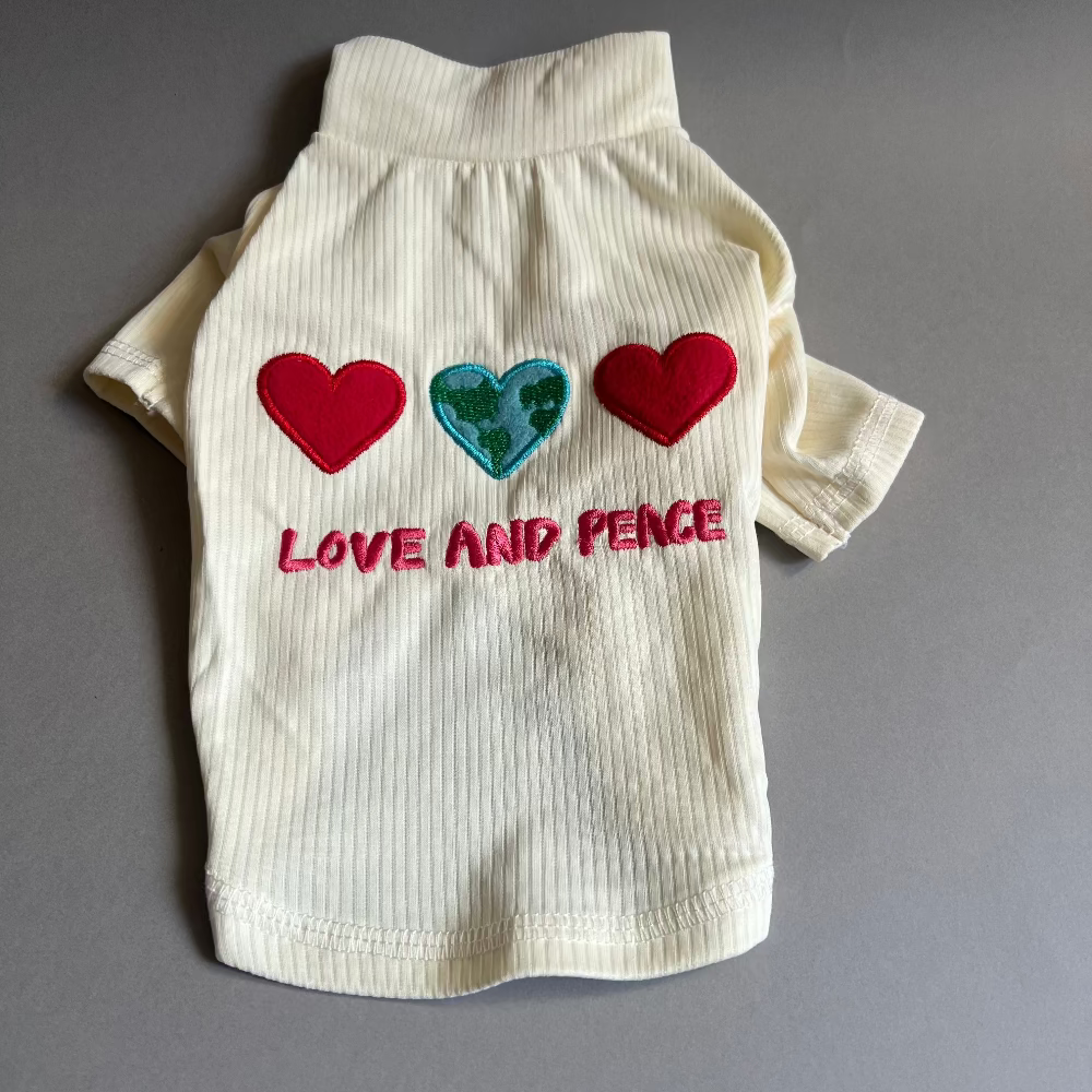 Suéter fresco, es más una blusita manga larga cuello tortuga con una tela liviana súper cómodo incluso para dormir