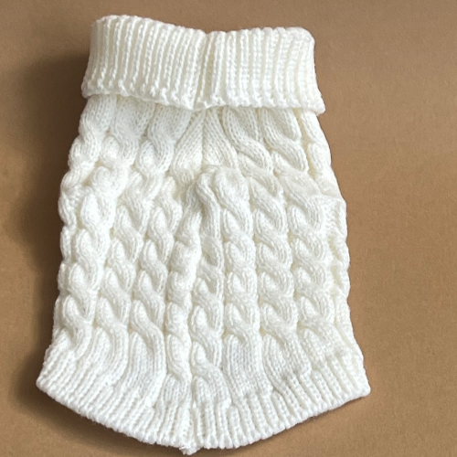 SUETER TEJIDO CUELLO TORTUGA, DE BUENA CALIDAD, CALIENTITO PARA RAZAS PEQUEÑAS. COLOR BLANCO