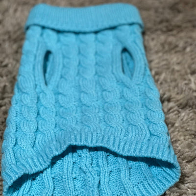 SUETER TEJIDO CUELLO TORTUGA, DE BUENA CALIDAD, CALIENTITO PARA RAZAS PEQUEÑAS. COLOR AZUL