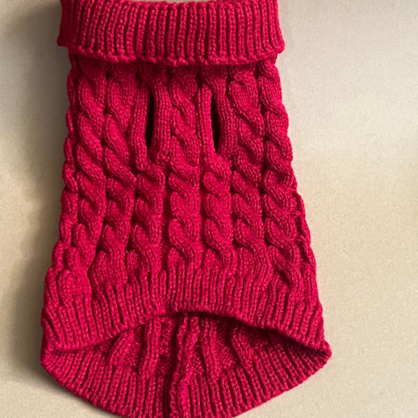 SUETER TEJIDO CUELLO TORTUGA, DE BUENA CALIDAD, CALIENTITO PARA RAZAS PEQUEÑAS. COLOR ROJO