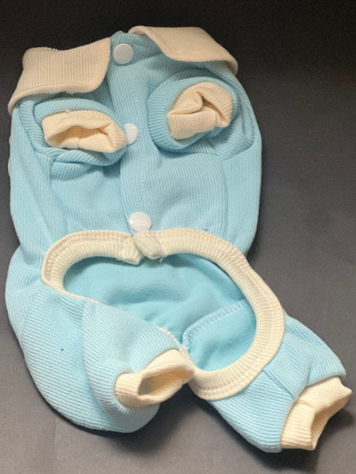 PIJAMA DE 4 PATAS COMODISIMA PARA PERRO.una pijama para perro viene en dos colores, azul y rosa, es de 4 patas pero es muy cómoda.