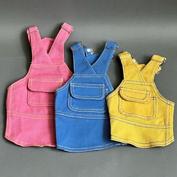 OVEROL O PETO DE MEZCLILLA EN TRES COLORES, PARA RAZAs pequeñas. facil de poner