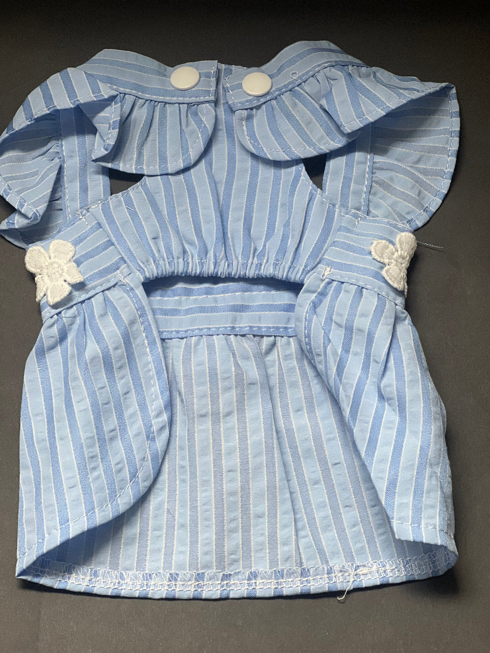 vestido fresco y fácil de poner,rayas con una franja de flores. para razas pequeñas.