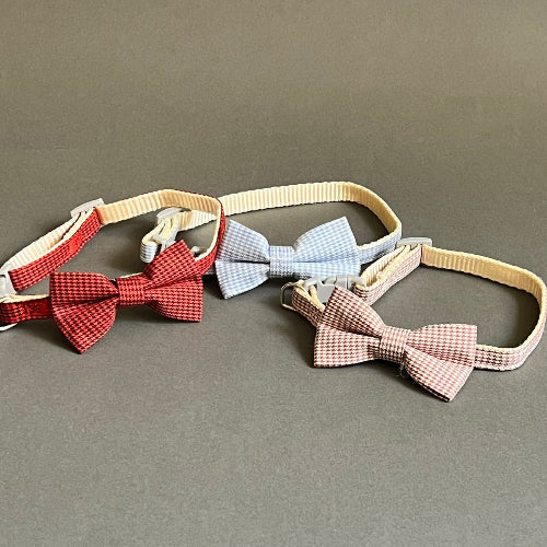 collar, pajarita o moñito para el cuello hecho de algodòn en tres tonos. para razas pequeñas a medianas.