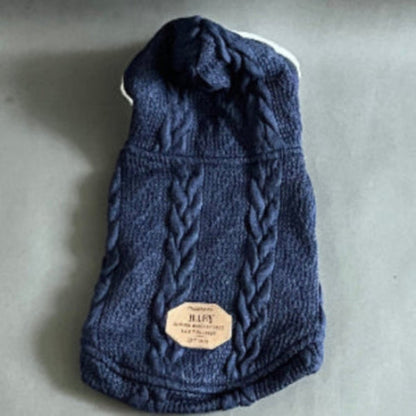 SUDADERA TEJIDA CON CAPUCHA ,  EN COLOR AZUL MARINO, FORRADA EN TELA POLAR, ES SIN MANGA, MUY CALIENTITA IDEAL PARA PERRO Y GATO. COMODA Y ELEGANTE.