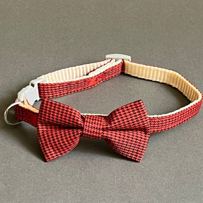 collar, pajarita o moñito para el cuello hecho de algodòn en color rojo. para razas pequeñas a medianas.