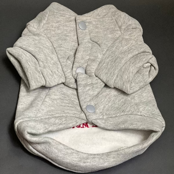 SUETER CALIENTITO PARA RAZAS PEQUEÑAS. SE PONE CON BOTONES A PRESION.