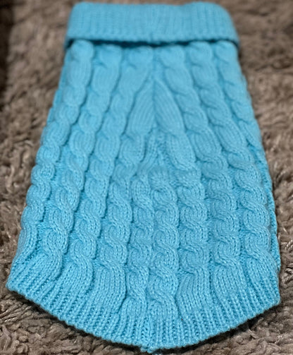 SUETER TEJIDO CUELLO TORTUGA, DE BUENA CALIDAD, CALIENTITO PARA RAZAS PEQUEÑAS. COLOR AZUL