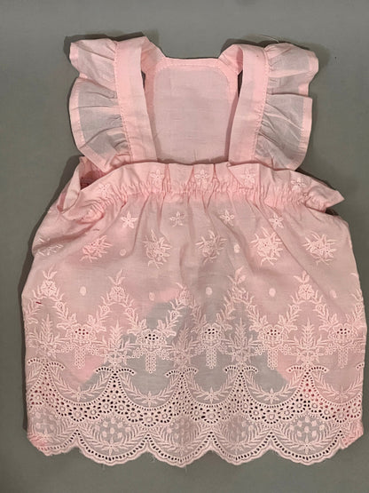 VESTIDO DE ALGODON DE TELA PERFORADA, LIGERO Y FACIL DE PONER. ELEGANTE PARA RAZAS PEQUEÑAS.